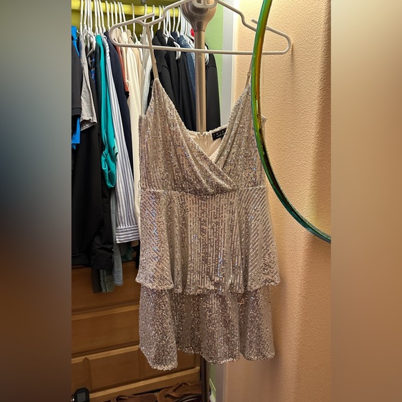 Trixxi Dresses & Skirts - Trixxi Silver sequin dress